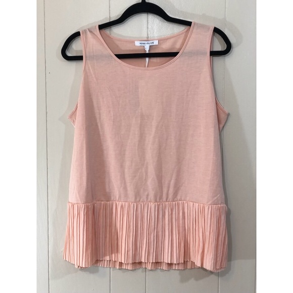 Rose & Olive Tops - ⭐️HP⭐️ Rose + Olive light pink short sleeve blouse